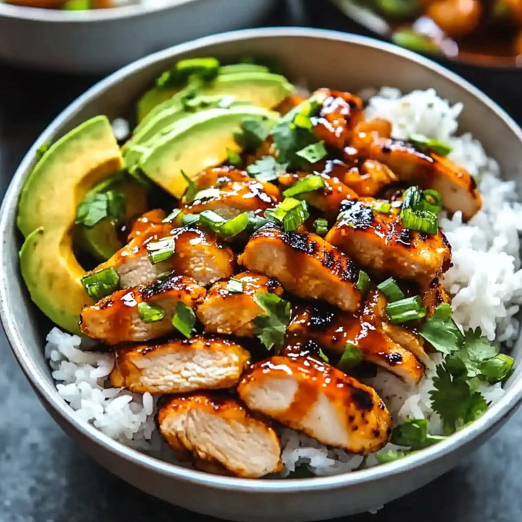 Spicy Honey-Ginger Chicken Bowls with Yum Yum Sauce